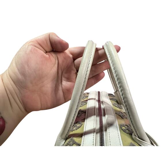 Louis Vuitton Bouclettes Speedy 25
Runway Top Handle Bag w/Clochette
Key Lock - Picture 7 of 14